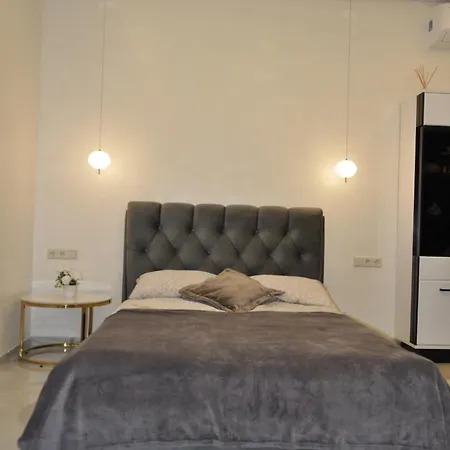 Penthause Two Crows Apartment