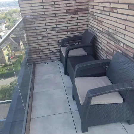 Penthause Two Crows Apartment